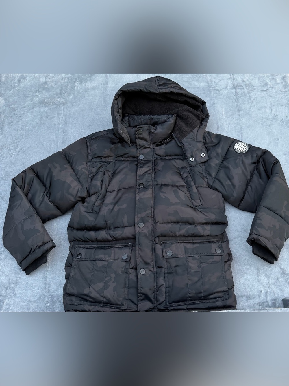 DKNY Boys Camouflage Puffer Jacket Hooded Black Gray Size L 14/16 Polyester